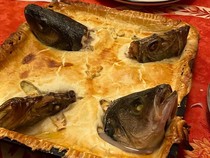 10 Penistaan Makanan yang Bikin Geleng-geleng Kepala dan Mual!