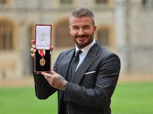 Liverpool Sedang Terpuruk, Beckham Gak Tahan Buat Meledek