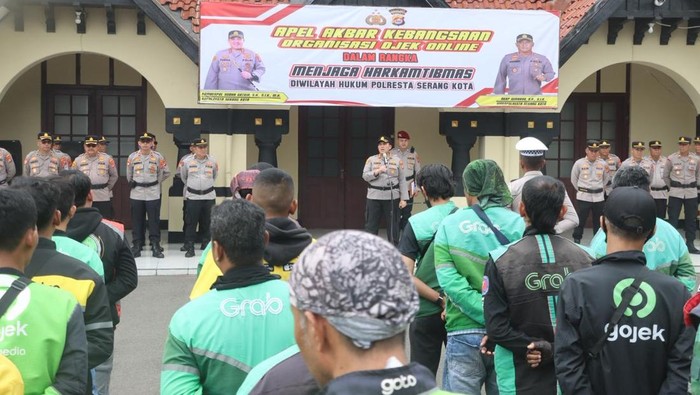 Apel Polresta Serang Kota bersama komunitas ojol