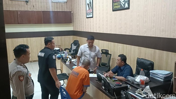Polres Probolinggo kota menangkap ASN Pasuruan yang menyetubuhi keponakannya yang masih di bawah umur