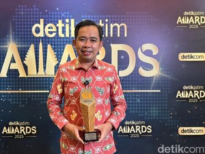 Bupati Jember Gus Fawait Sabet Penghargaan detikJatim Awards 2025