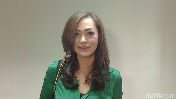 Christy Jusung Gak Mau Bahas soal Sabrina Alatas