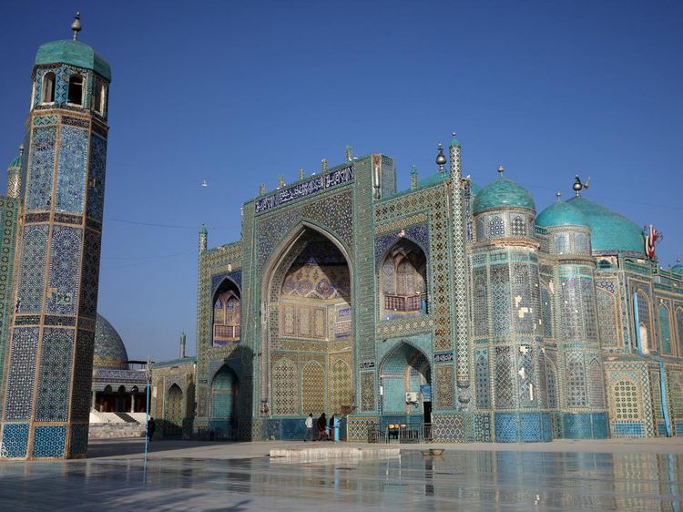 Diguncang Gempa, Masjid Biru Afghanistan Tetap Berdiri Kokoh