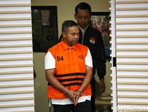 Ditahan KPK! Gubernur Riau Abdul Wahid Pakai Rompi Oranye dan Borgol