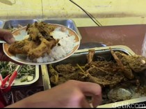 Aroma Rempah Entok Ungkep Lamongan Menggoda Sejak Tutup Dibuka