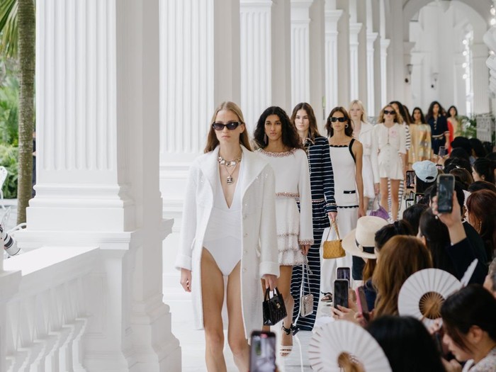 Fashion Show Chanel Cruise 2025/2026 di Singapura
