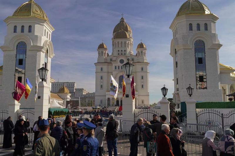 Gereja Ortodoks terbesar di dunia Rumania resmikan Cathedral of National Salvation yang terletak di Kota Bukares pada Minggu lalu. Bangunan itu diklaim sebagai gereja Ortodoks terbesar di dunia.