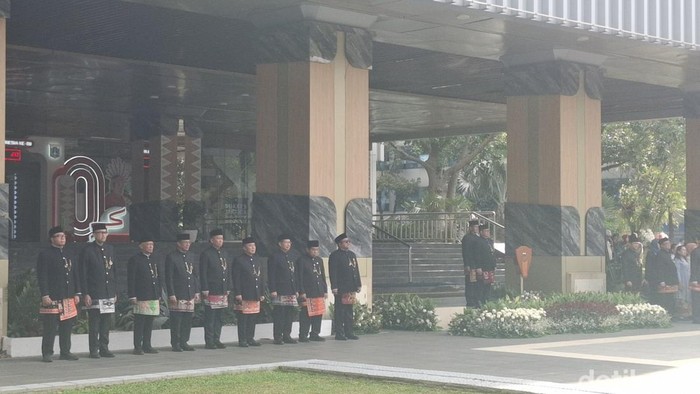 Gubernur Pramono Anung melantik pejabat eselon III dan IV di Balai Kota Jakarta