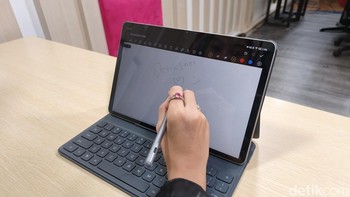 Pembelian Honor Pad 10 sudah sudah termasuk Honor Smart Bluetooh Keyboard dan Honor Choice Pencil. Foto: Rizqy Nur Amalia/detikINET