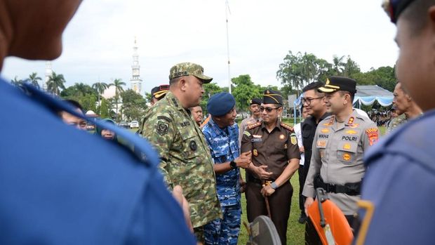Kapolres Bogor AKBP Wikha Ardilestanto bersama Forkopimda menggelar Apel Siaga Bencana Kabupaten Bogor, Jawa Barat.