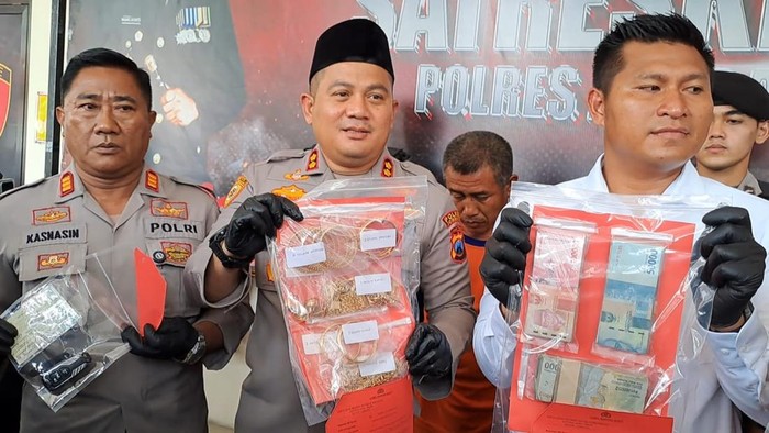 Kapolres Jombang AKBP Ardi Kurniawan saat press release