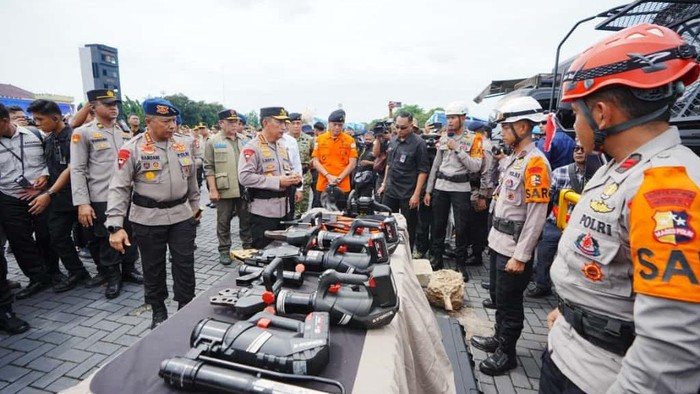 Kapolri saat memimpin apel siaga bencana di Mako Brimob Depok (dok. Istimewa)
