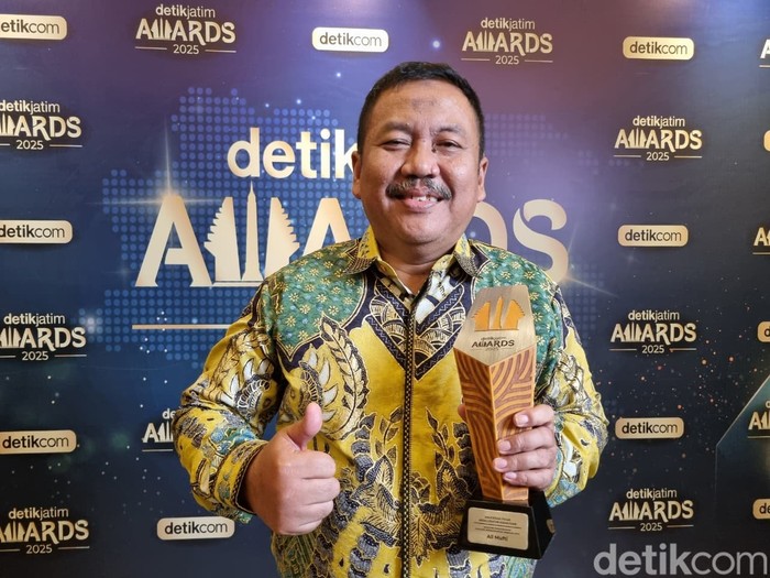 Ketua Golkar Jatim Ali Mufthi
