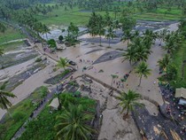 Prakiraan Cuaca Jawa Timur 13 November 2025, Waspada Petir di Ngawi