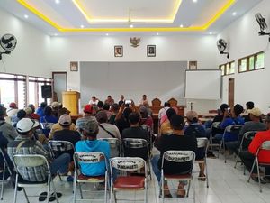 PKL Dukuhseti Pati Geruduk Camat, Sambat Pendapatan Anjlok gegara MBG