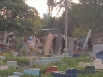 Kendala Polisi Atasi Tawuran Makassar: Diserang Emak-emak hingga Warga Nobar