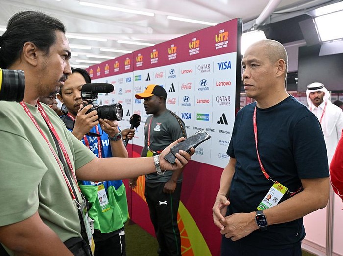 DOHA, QATAR - NOVEMBER 04: Nova Arianto, Head Coach of Indonesia, speaks to the media following the FIFA Under-17 World Cup match between Indonesia and Zambia at Aspire Academy on November 04, 2025 in Doha, Qatar. (Photo by Chris Ricco - FIFA/FIFA via Getty Images)