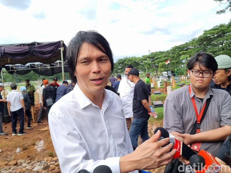 Totok Sardjan Meninggal Dunia, Once Mekel: Bapak Mertua Saya Sangat Sehat