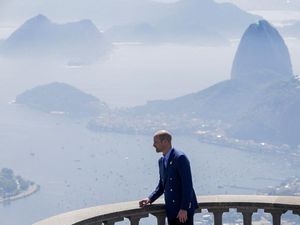 Pangeran William Nikmati Keindahan Rio, Kunjungi Patung Kristus Penebus