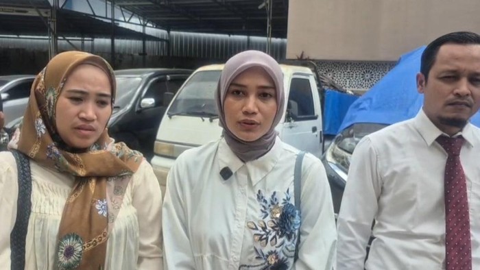 Anis adik dosen wanita berinisial EY, meminta keadilan