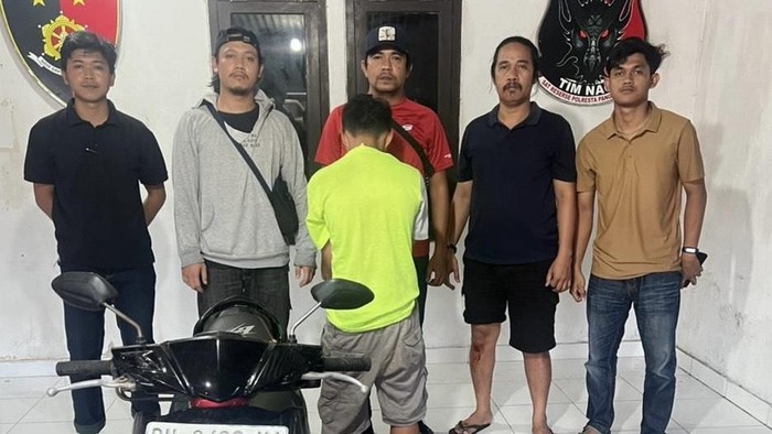 Mahasiswa yang perkosa anak di bawah umur saat diamankan polisi