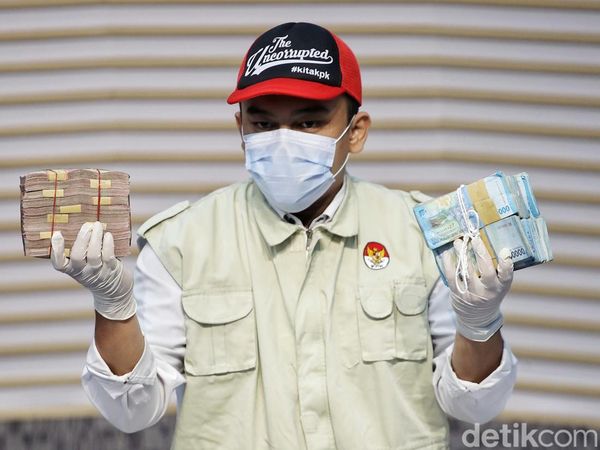 Penampakan Barbuk Duit Rp1,6 M Kasus Korupsi Gubernur Riau Abdul Wahid