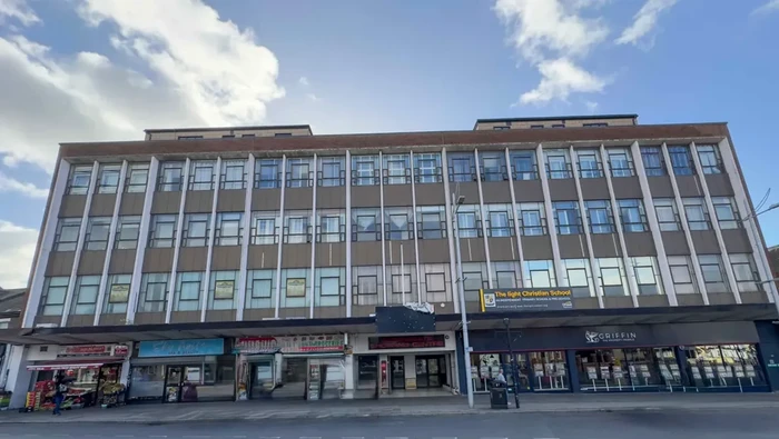 Penampakan bekas mal yang kini berubah menjadi apartemen