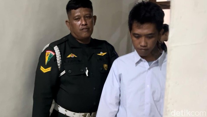 Terdakwa kasus persetubuhan anak di Trawas, Mojokerto