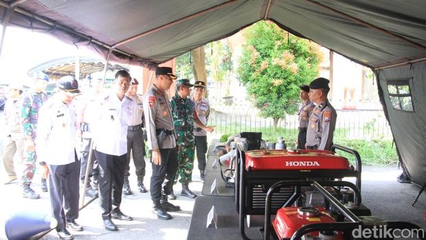 Persiapan pasukan dan sarpras untuk menangani bencana Hidrometeorologi di Kota Blitar Persiapan pasukan dan sarpras untuk menangani bencana Hidrometeorologi di Kota Blitar