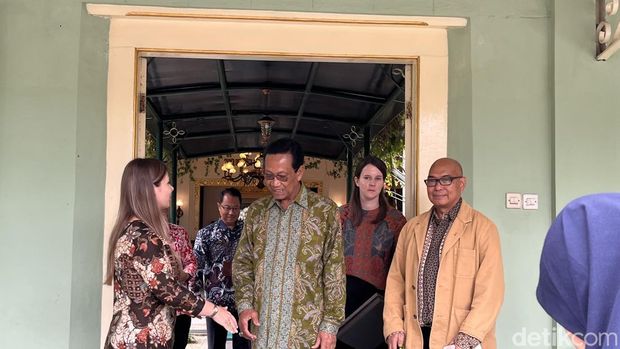 Pertemuan Duta Besar Hungaria untuk Indonesia, Lilla Karsay dengan Gubernur DIY, Sri Sultan Hamengku Buwono X di Kompleks Kepatihan, Kota Jogja, Rabu (5/11/2025) Pertemuan Duta Besar Hungaria untuk Indonesia, Lilla Karsay dengan Gubernur DIY, Sri Sultan Hamengku Buwono X di Kompleks Kepatihan, Kota Jogja, Rabu (5/11/2025)