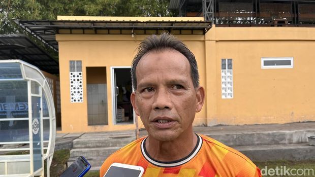 Pelatih PSS Sleman, Ansyari Lubis di Lapangan Pakembinangun, Sleman, Rabu (5/11/2025).