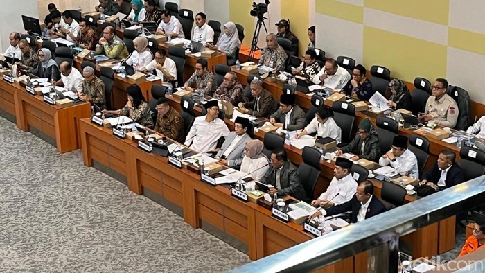 Rapat Kerja Timwas Pelaksanaan Penanganan Bencana, Gedung DPR RI, Rabu (5/11/2025). (Dwi/detikcom)