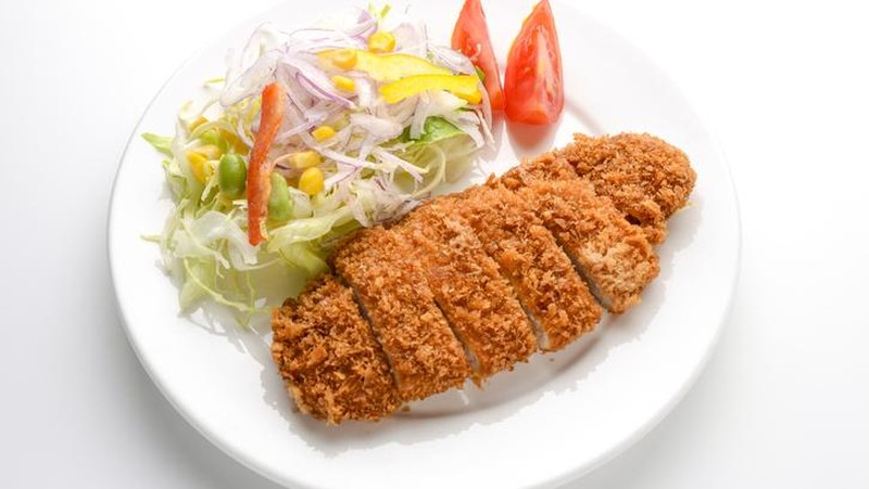 Resep Chicken Katsu Tepung Panir, Hasilnya Krispi ala Restoran Jepang