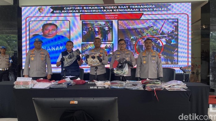 Rilis kasus pengeroyokan dan penganiayaan, di Mapolda Jateng, Kecamatan Semarang Selatan, Rabu (5/11/2025).