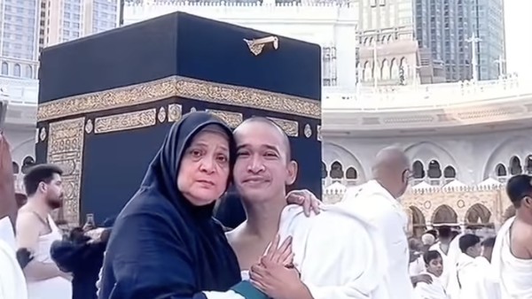Keinginan Ruben Onsu Gandeng dan Bawa Ma Ifah Cium Hajar Aswad Terwujud
