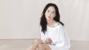 Song Ji Hyo sudah akrab dengan hidup mapan sejak kecil berkat bisnis mewah keluarganya. Foto: Instagram/@my_songjihyo