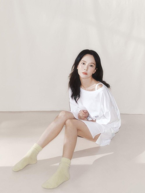 Song Ji Hyo Jadi Model Lingerie.