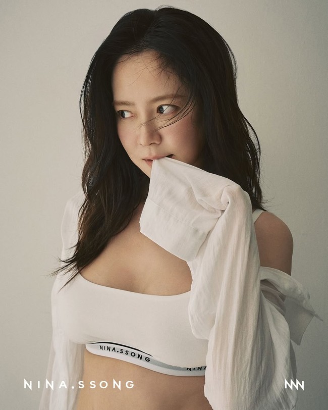 Koleksinya dirancang dengan filosofi keseimbangan antara gaya dan kenyamanan, agar bisa digunakan bukan hanya untuk tampil menawan, tapi juga nyaman dipakai setiap hari. Foto: Instagram/@my_songjihyo