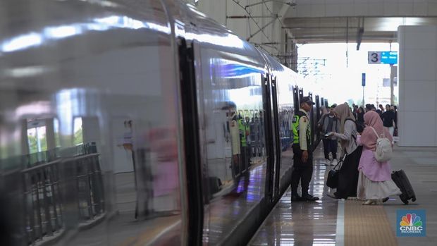 Suasana Stasiun Whoosh Halim, Jakarta, Rabu (5/11/2025). (CNBC Indonesia/Faisal Rahman)