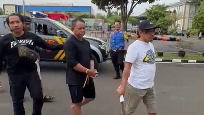 Polres Tuban mengamankan pelaku pembacokan yang diduga terlibat cinta segitiga