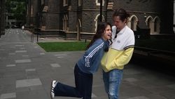 Kencan Britpop! Tissa & Dul ke Melbourne Nonton Oasis