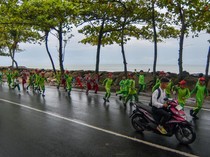 Simulasi Tsunami di Padang, Warga Diajarkan Menyelamatkan Diri Saat Bencana