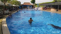 Kolam Renang Baru Watergong (dok foto Pitut Saputra)