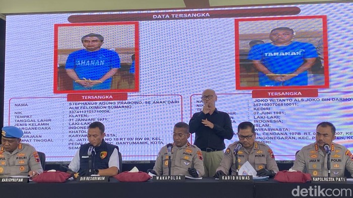 Ungkap kasus oknum polisi Pekalongan yang menipu dengan modus menjanjikan seleksi masuk Akpol, di Mapolda Jateng, Semarang, Rabu (5/11/2025).