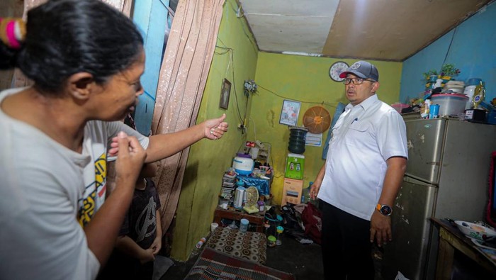 Wali Kota Bandung Muhammad Farhan meninjau lokasi puting beliung, Rabu (5/11/2025).