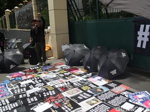 Aksi Damai di Kemenbud Tolak Gelar Pahlawan untuk Soeharto