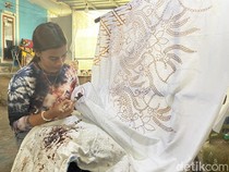 Hasil Karya Supriati Membawa Batik Khas Pangandaran Mendunia