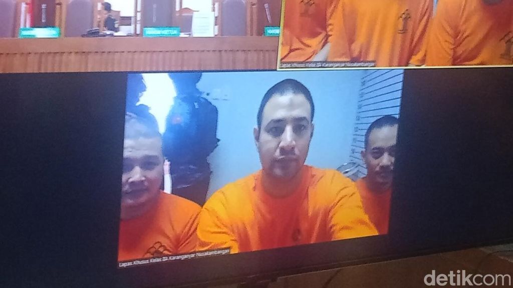 Penampakan Ammar Zoni Cepak Saat Sidang Narkoba