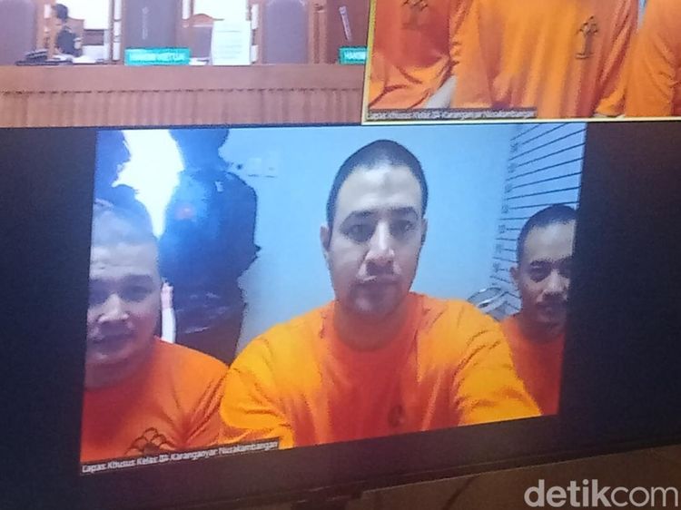Penampakan Ammar Zoni Cepak Saat Sidang Narkoba