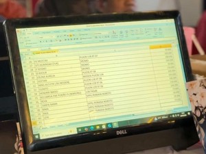 Viral Pernikahan Unik di Jatim, Amplop Tamu Dibuka dan Dicatat di Depan Mata